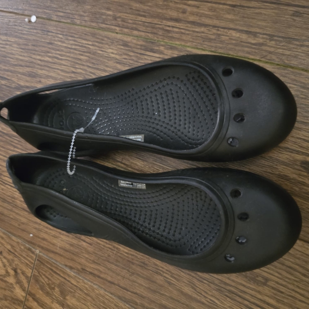 NWT CROCS Black Flats Kids Size 3